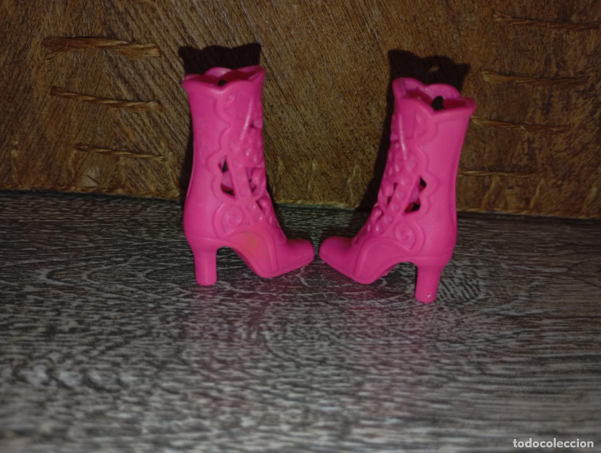 Barbie y Ken: Zapatos botas de mu&ntilde;eca Barbie - Foto 3