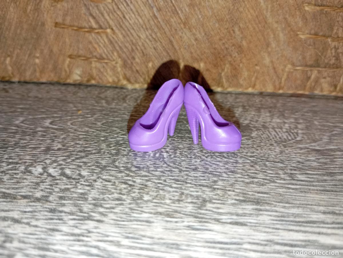 Barbie y Ken: Zapatos botas de mu&ntilde;eca Barbie - Foto 1