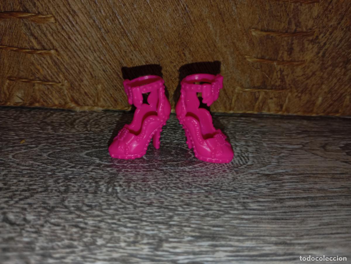 Barbie y Ken: Zapatos botas de mu&ntilde;eca Barbie - Foto 1