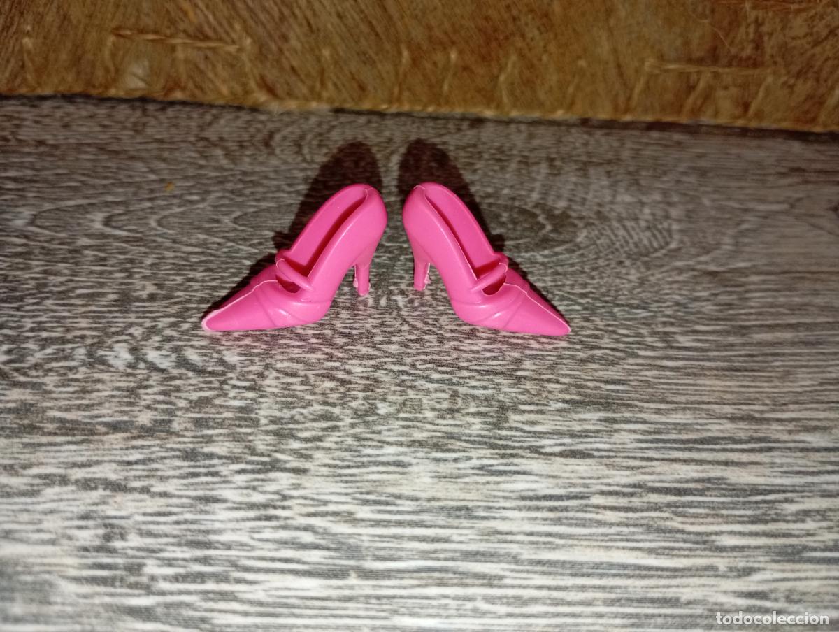 Barbie y Ken: Zapatos botas de mu&ntilde;eca Barbie - Foto 1