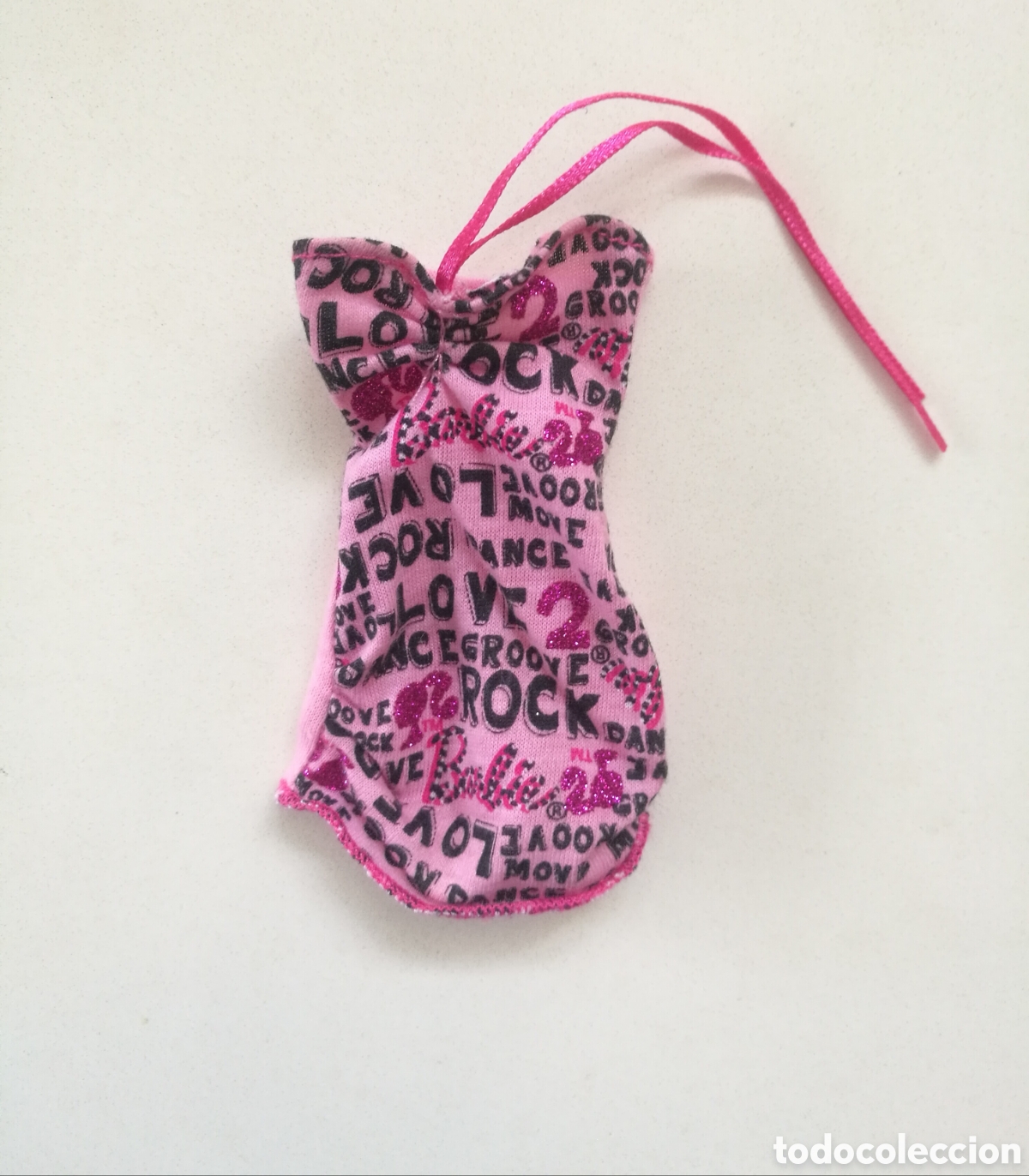 Barbie e Ken: Barbie Fashionistas 2009 Rockstar Pack #N4855 R681 vestido fucsia estampado de letras rock love Chic