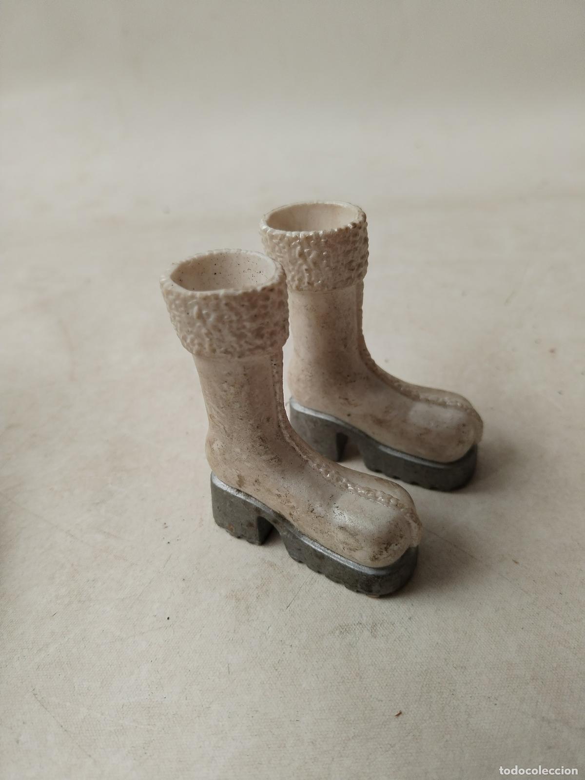 Barbie y Ken: botas plateadas bratz - c154 - Foto 2