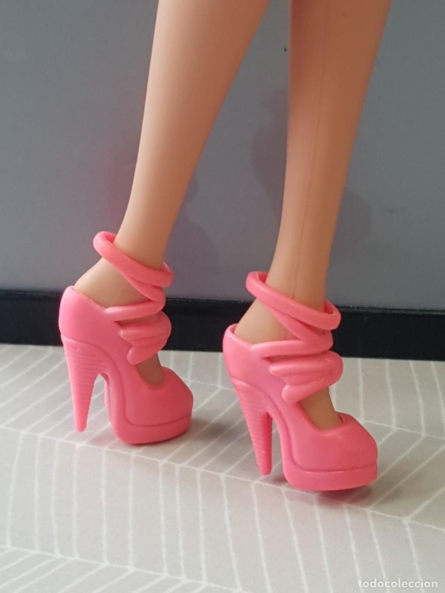 Barbie y Ken: Zapatos validos barbie - Foto 1
