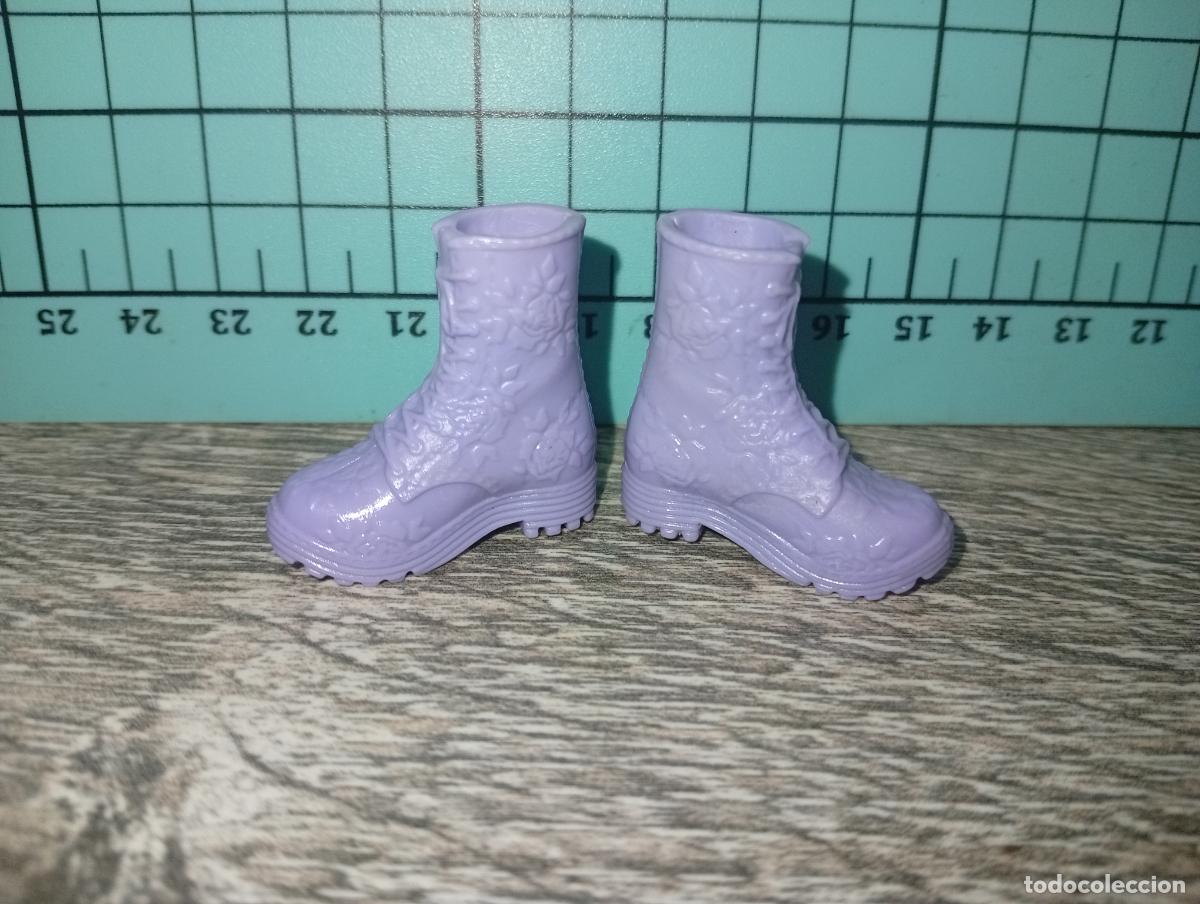 Barbie y Ken: Zapatos botas de mu&ntilde;eca Barbie - Foto 1