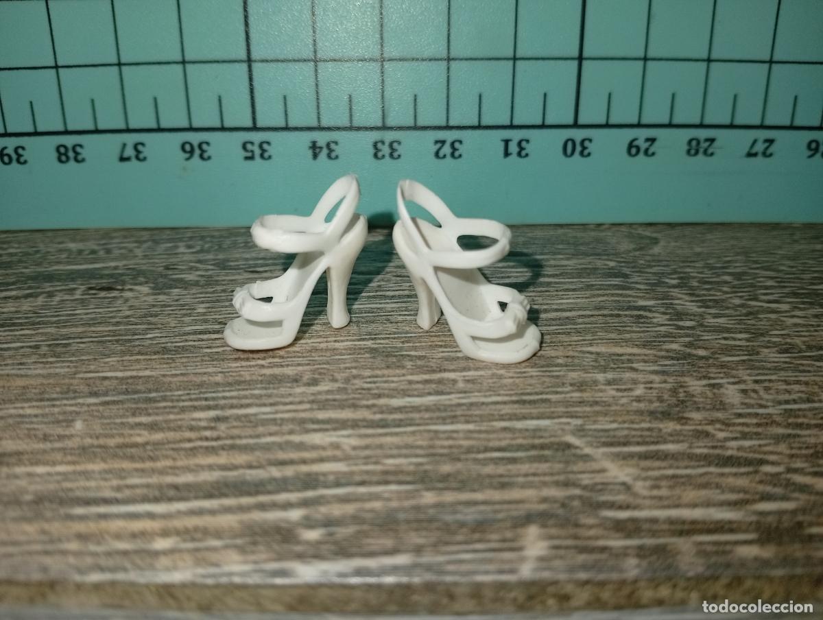 Barbie et Ken: Zapatos de muñeca Barbie