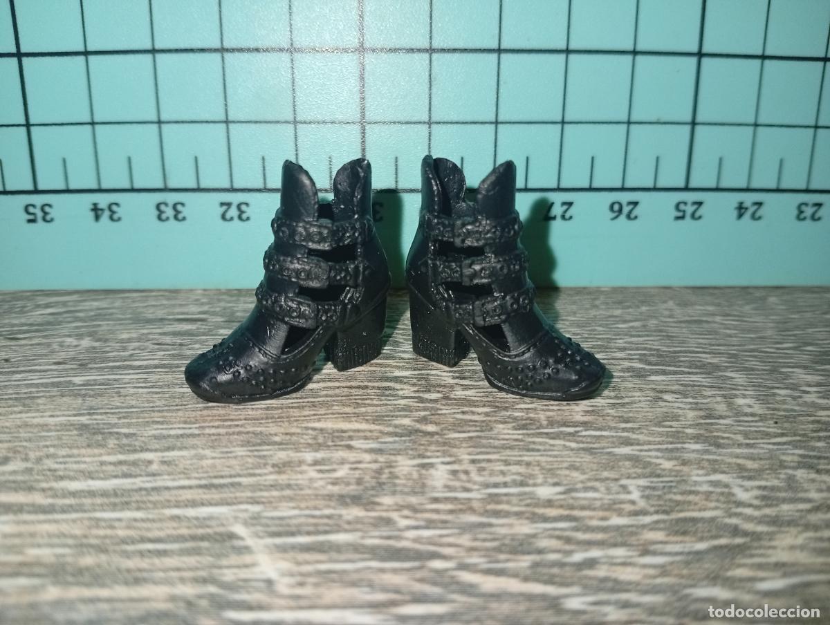 Barbie y Ken: Zapatos de mu&ntilde;eca Barbie - Foto 1