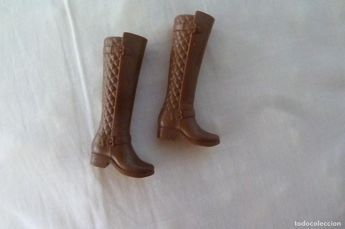 Barbie y Ken: Botas marr&oacute;n. Original Barbie - Foto 1