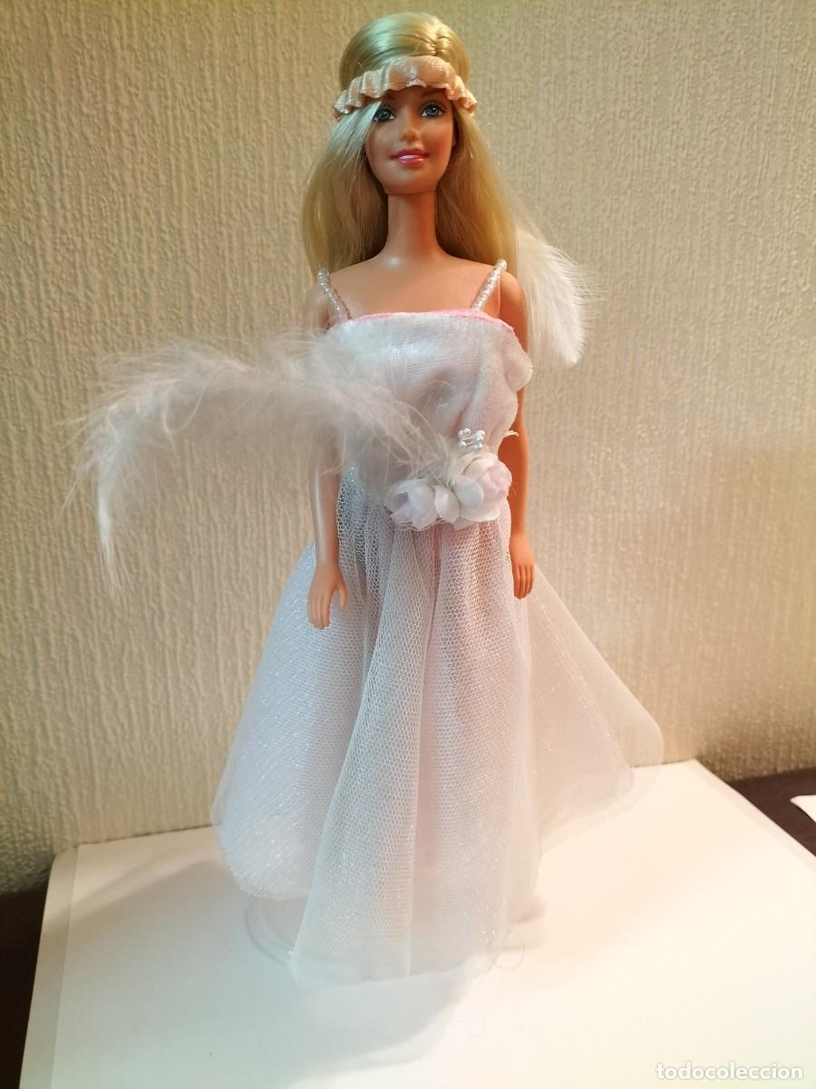 Barbie y Ken: Barbie con traje de Rep. Checa de RBA - Foto 2