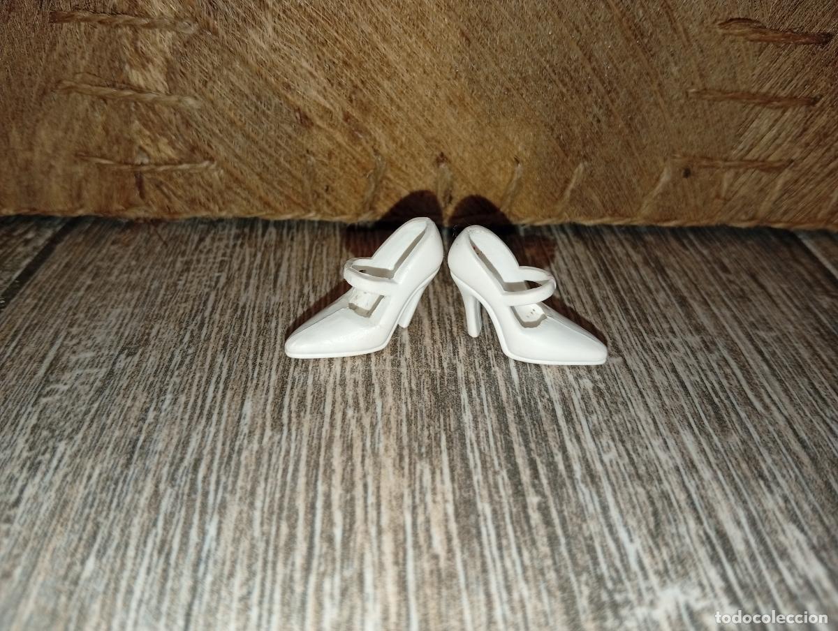 Barbie y Ken: Zapatos de mu&ntilde;eca Barbie - Foto 1