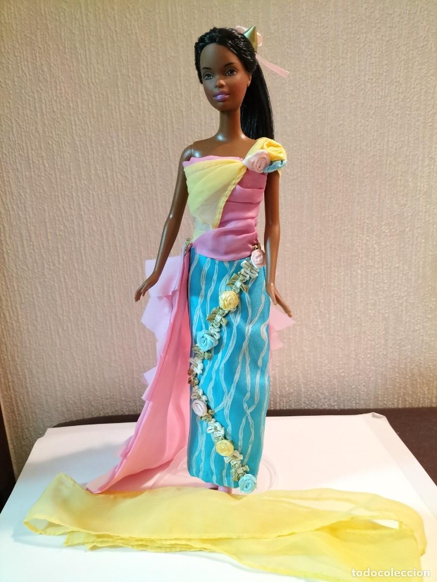 Barbie y Ken: Barbie con traje de Samoa de RBA - Foto 3