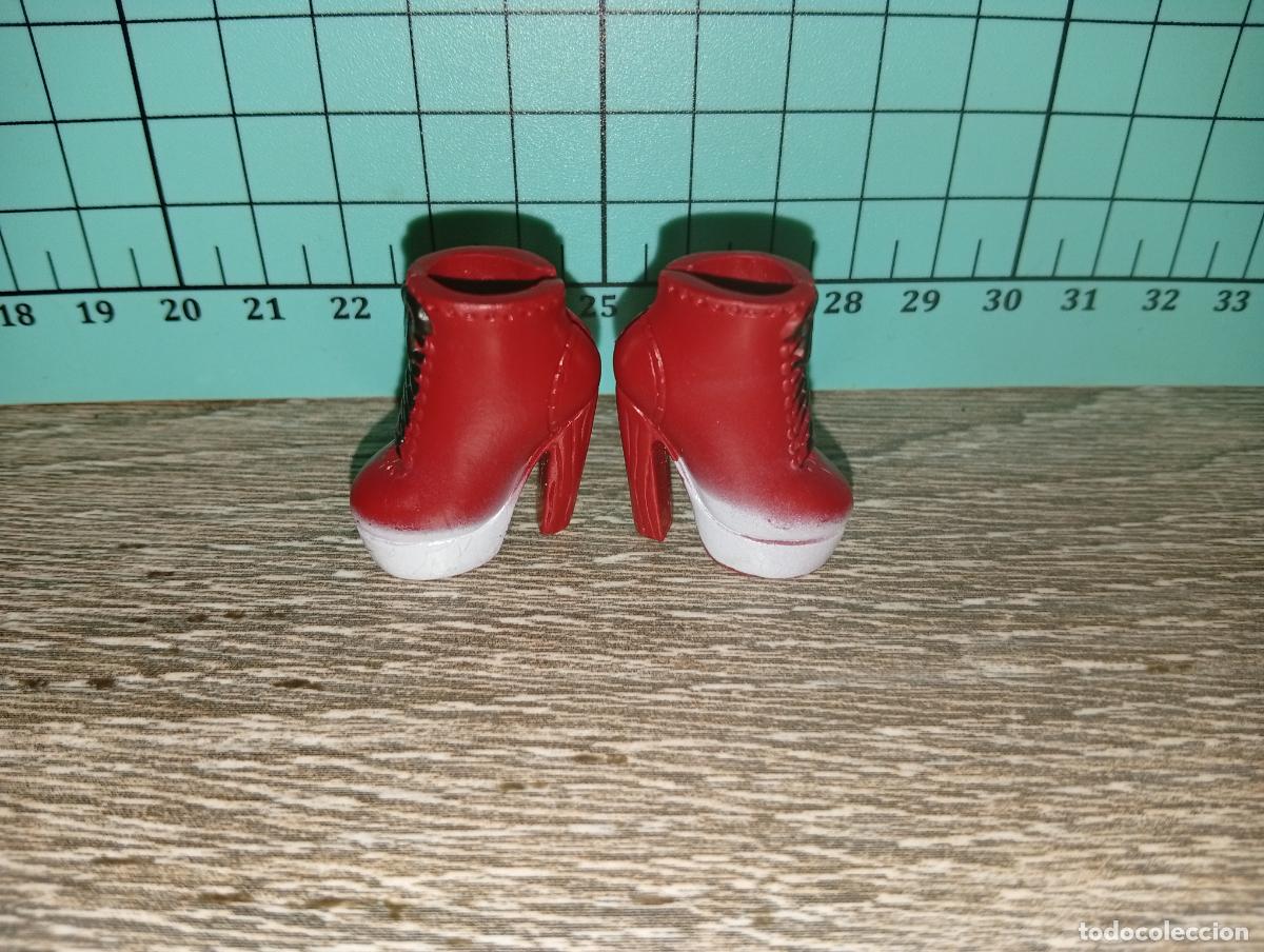 Barbie y Ken: Zapatos botas de mu&ntilde;eca Barbie - Foto 1