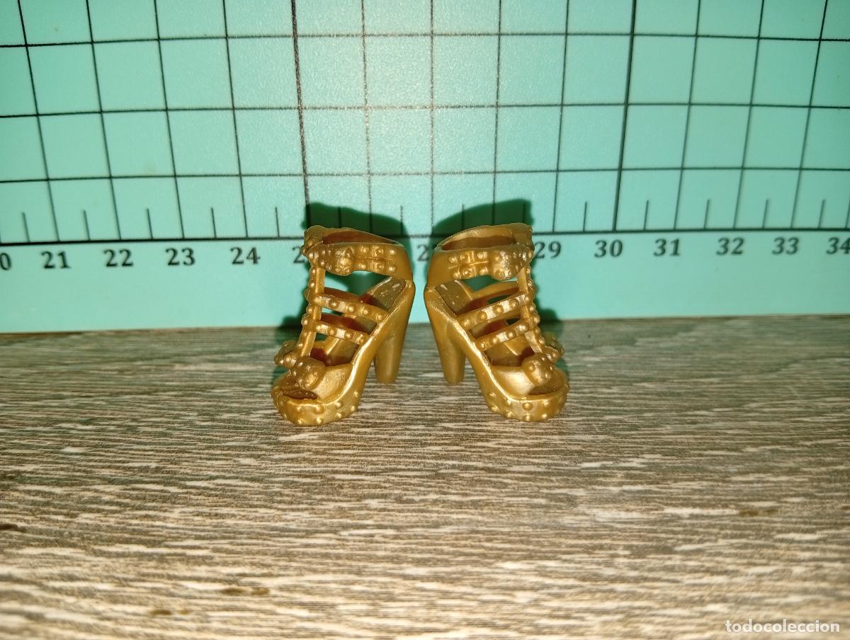 Barbie y Ken: Zapatos de mu&ntilde;eca Barbie - Foto 1