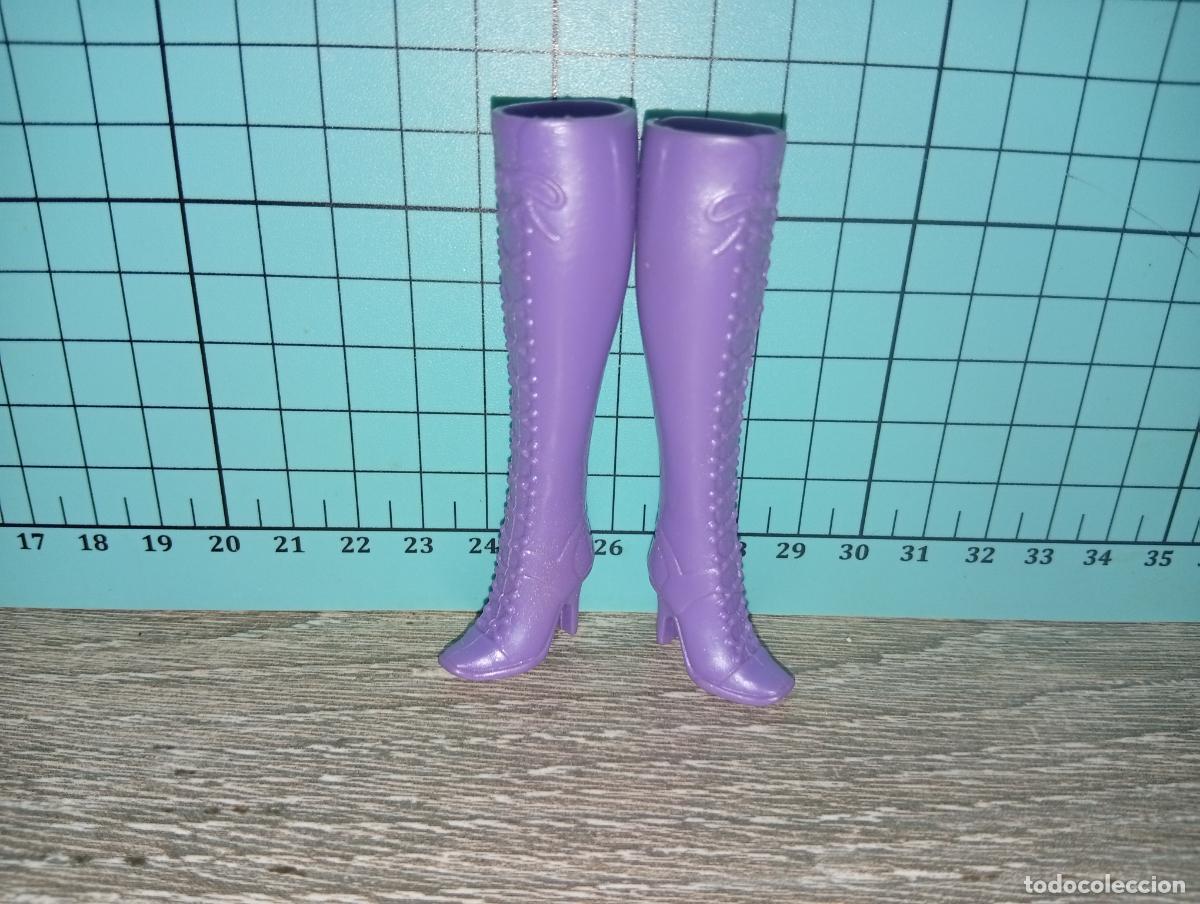 Barbie y Ken: Zapatos botas de mu&ntilde;eca Barbie - Foto 1