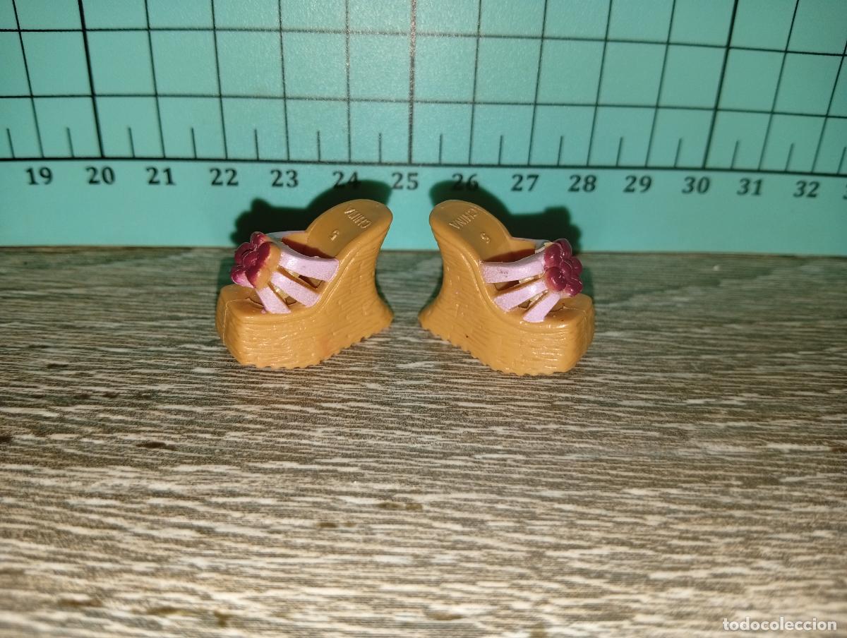 Barbie y Ken: Zapatos de mu&ntilde;eca Barbie - Foto 1