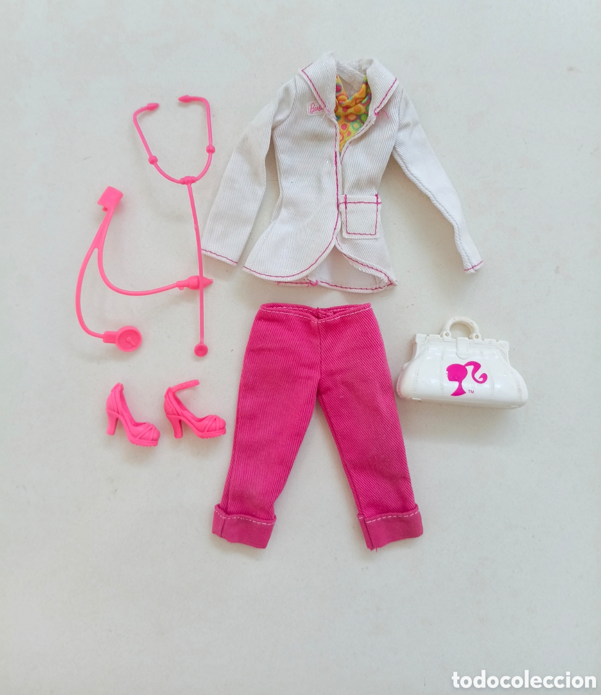Barbie y Ken: Barbie I Can Be 2010 Doctora pediatra, chaqueta blanca pantal&oacute;n rosa malet&iacute;n accesorios y zapatos