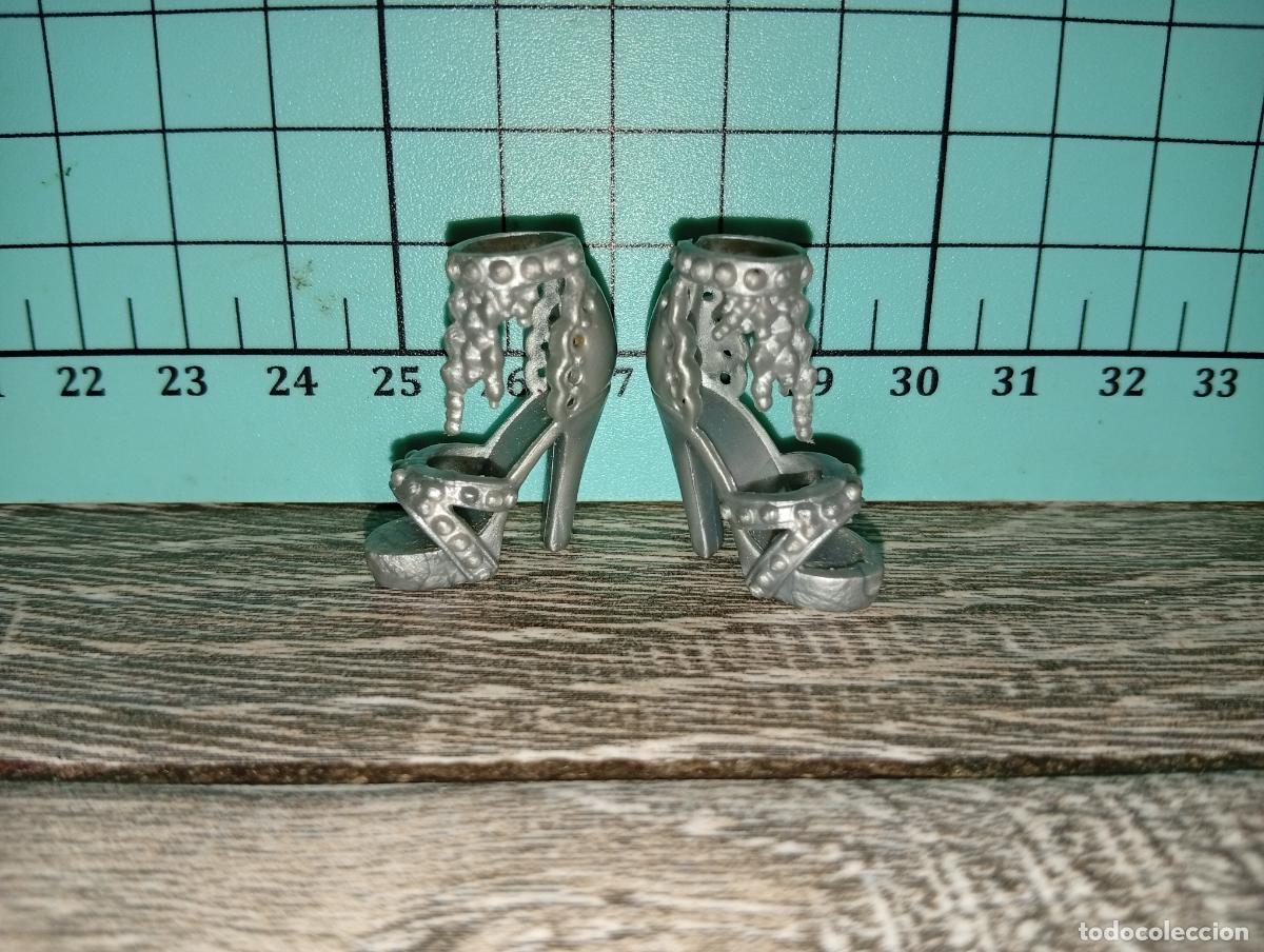 Barbie y Ken: Zapatos de mu&ntilde;eca Barbie - Foto 1