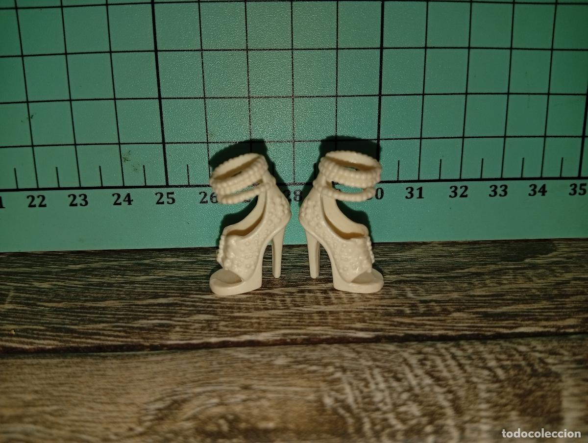 Barbie y Ken: Zapatos de mu&ntilde;eca Barbie - Foto 1
