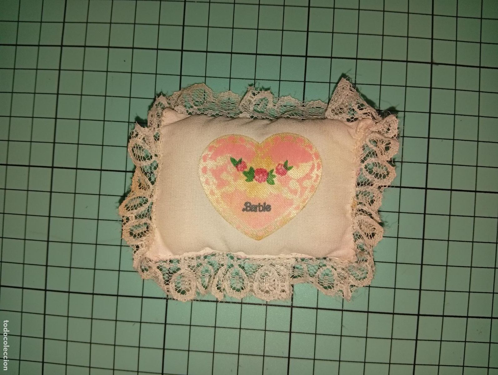 Barbie y Ken: Cojin vintage de mu&ntilde;eca Barbie