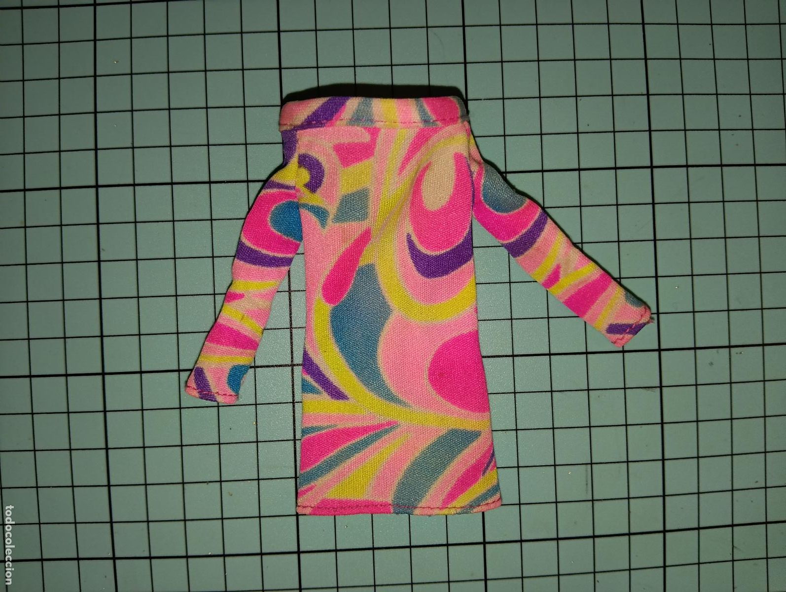 Barbie y Ken: Vestido de mu&ntilde;eca Barbie total hair