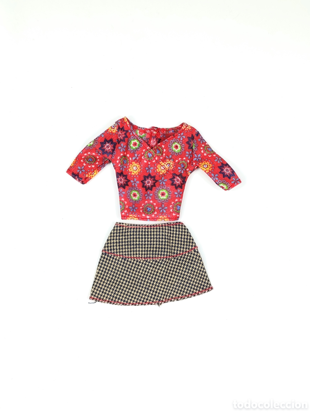 Barbie y Ken: Ropa Barbie falda a cuadros y camiseta