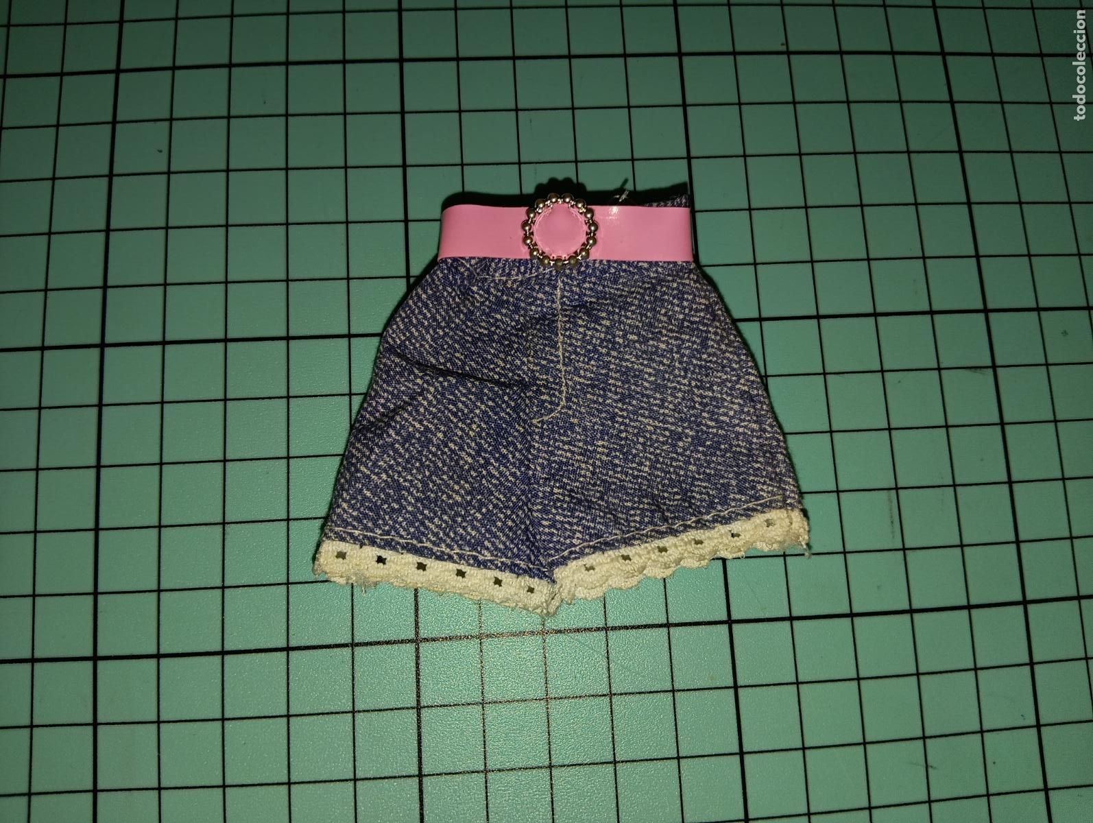 Barbie y Ken: Pantalon corto short de mu&ntilde;eca Barbie