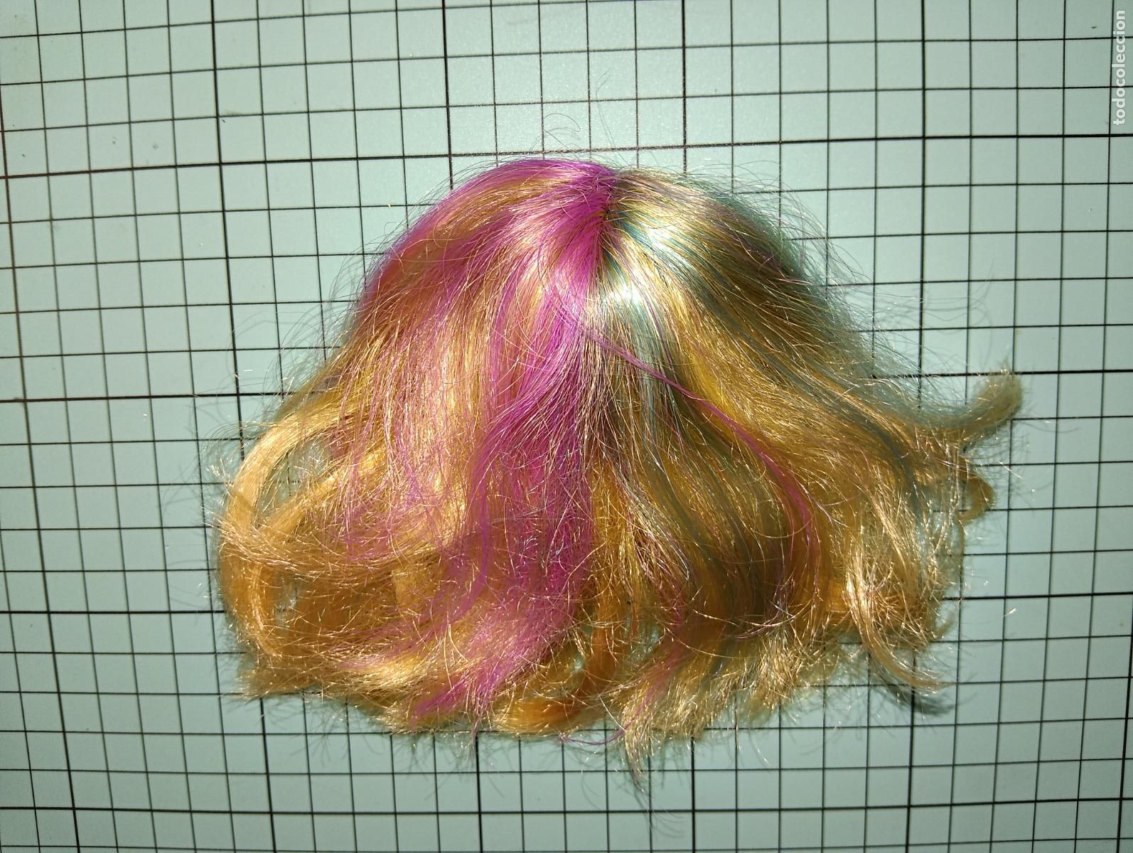 Barbie y Ken: Peluca tama&ntilde;o mu&ntilde;eca Barbie u otra mu&ntilde;eca maniqu&iacute;