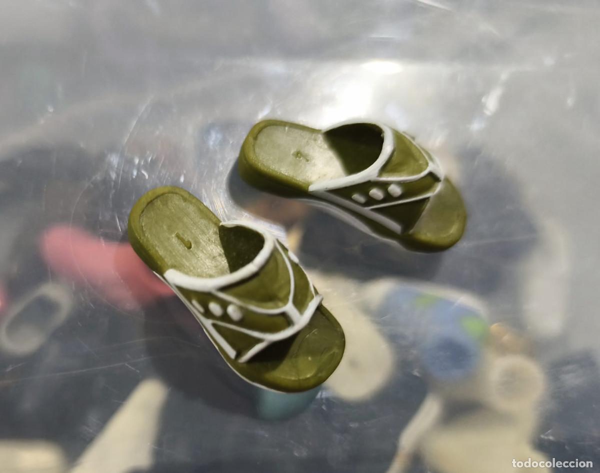 Barbie y Ken: ZAPATOS Chanclas de Mu&ntilde;eco Ken Novio Barbie