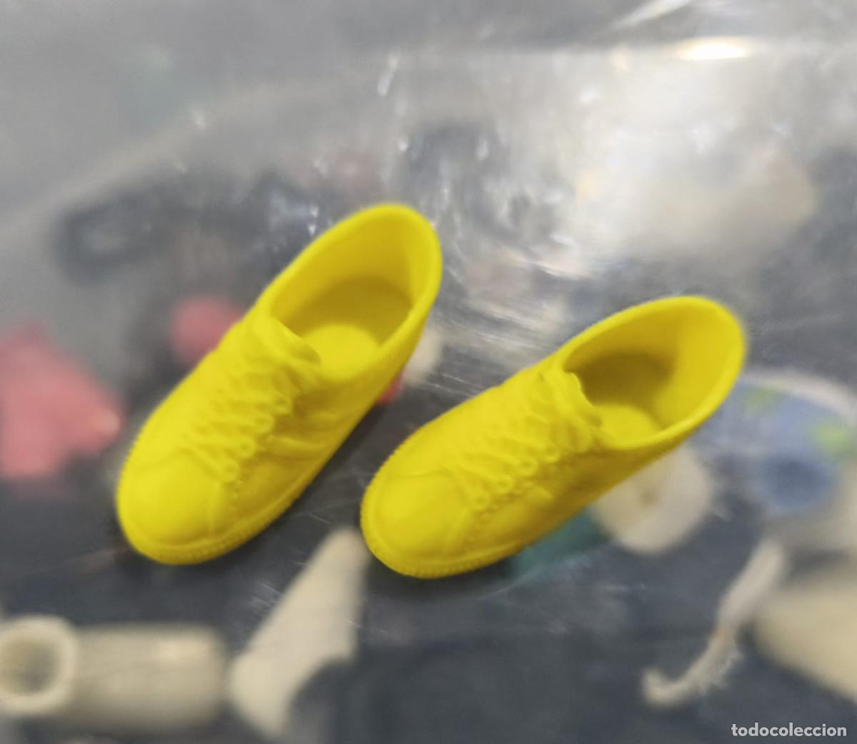 Barbie y Ken: ZAPATOS DEPORTIVOS de Mu&ntilde;eco Ken Novio Barbie