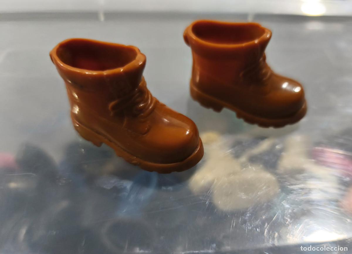 Barbie y Ken: ZAPATOS patines de Mu&ntilde;eco Ken Novio Barbie