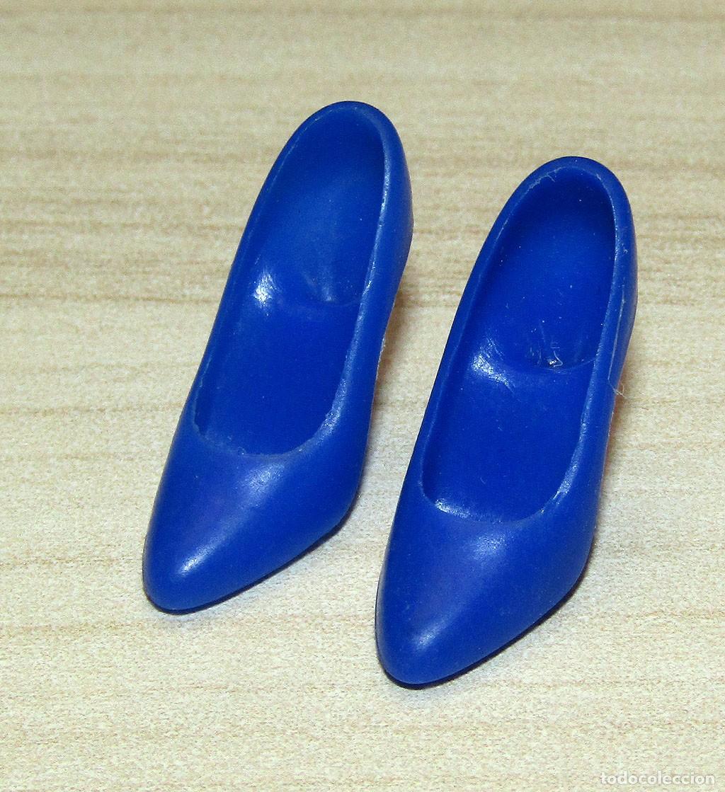 Barbie y Ken: ANTIGUO PAR DE ZAPATOS AZUL OSCURO DE BARBIE - ORIGINAL MATTEL - A&Ntilde;OS 80