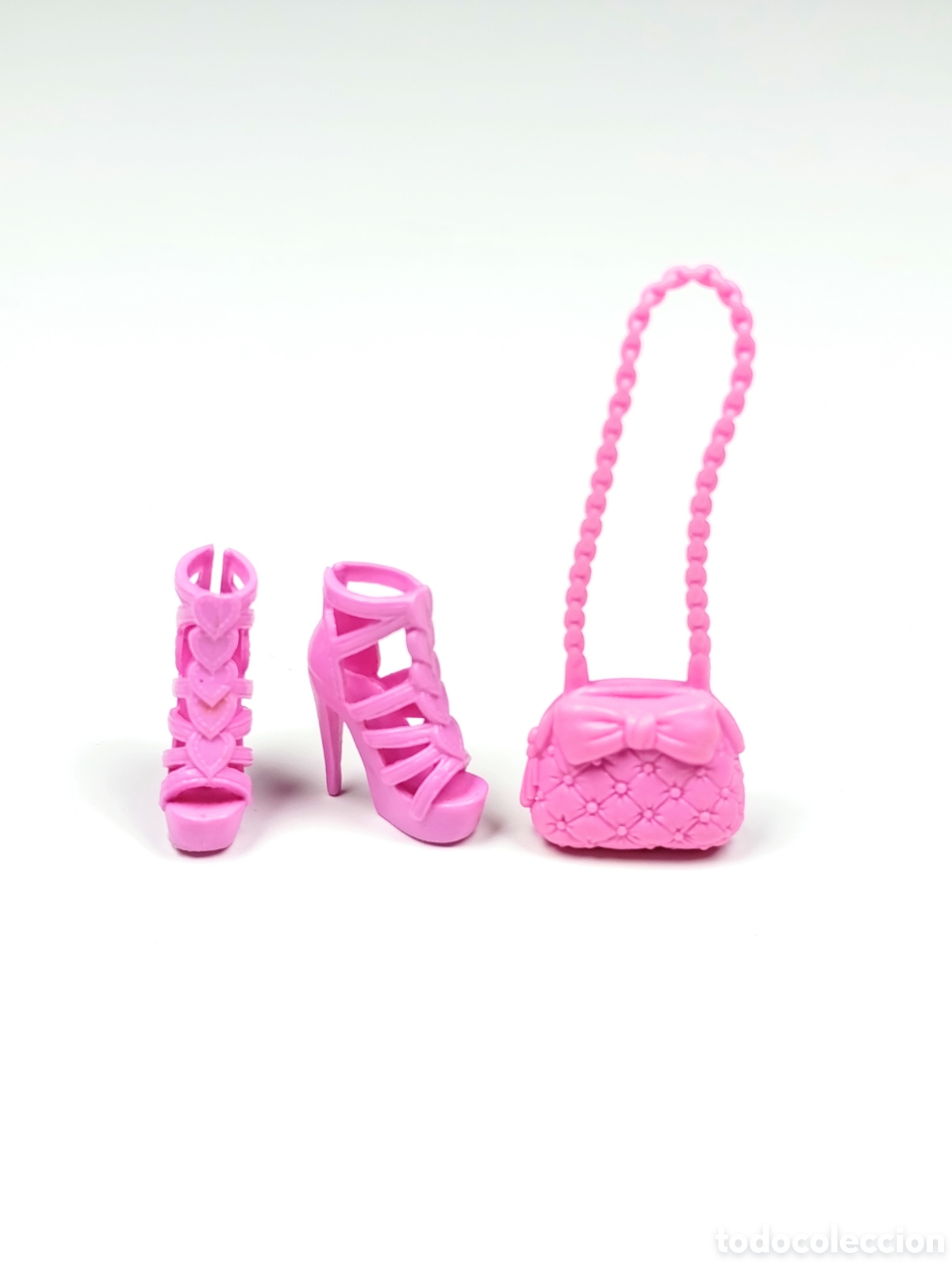 Barbie y Ken: Bolso y zapatos tac&oacute;n Barbie corazones