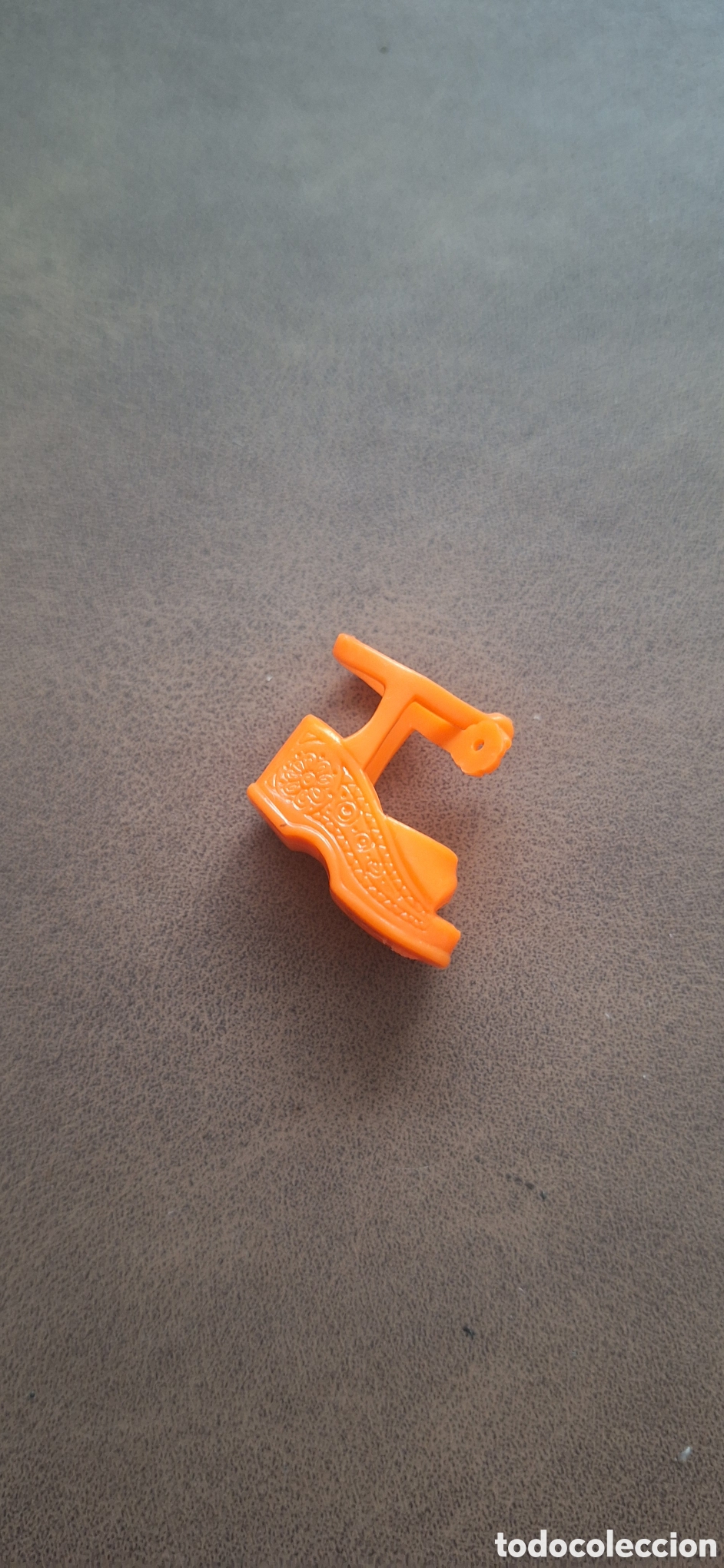 Barbie y Ken: zapatilla Barbie teen skipper a&ntilde;os 2000