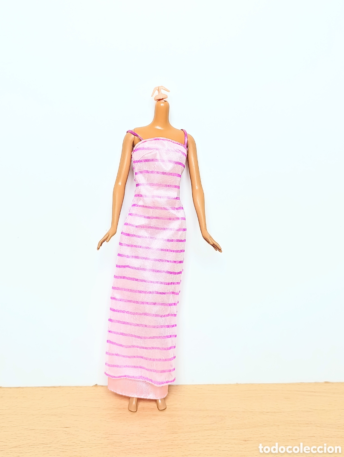 Barbie y Ken: Vestido Barbie de fiesta con rayas fucsia