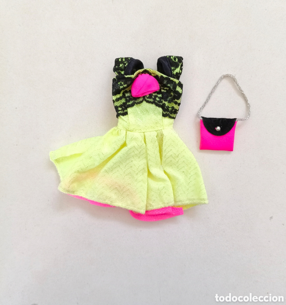 Barbie y Ken: Sindy Party Lights collection 1991 vestido amarillo fl&uacute;or y negro, bolso rosa a&ntilde;os 90 Hasbro Barbie