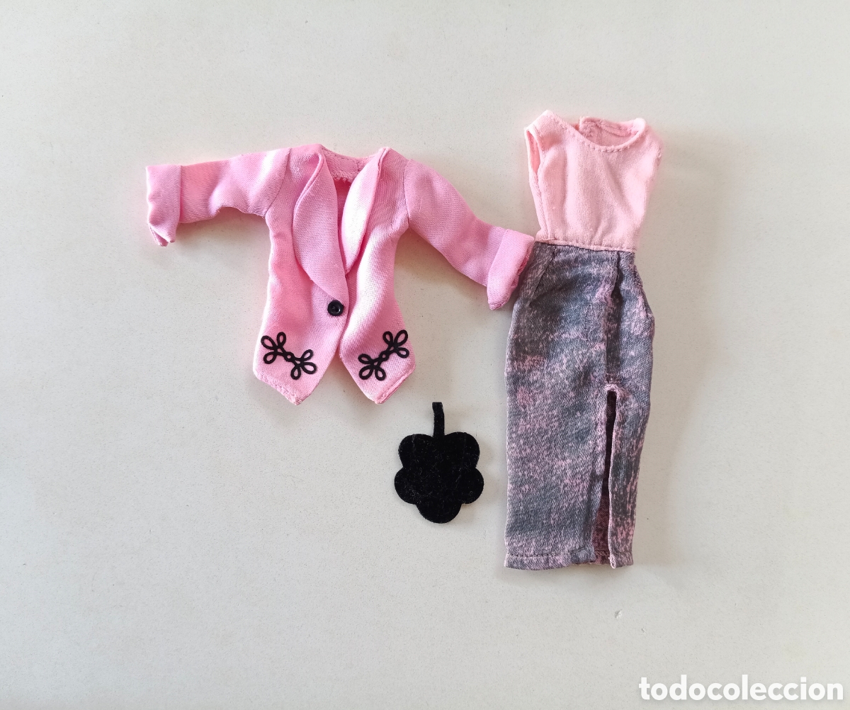 Barbie y Ken: Sindy Chic Collection 1993 conjunto vestido rosa falda vaquera, chaqueta, bolso negro a&ntilde;os 90 Barbie