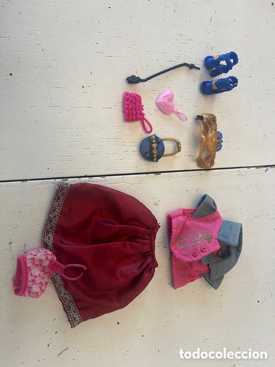 Barbie y Ken: Lote de ropa y accesorios de Barbie, mu&ntilde;eca.