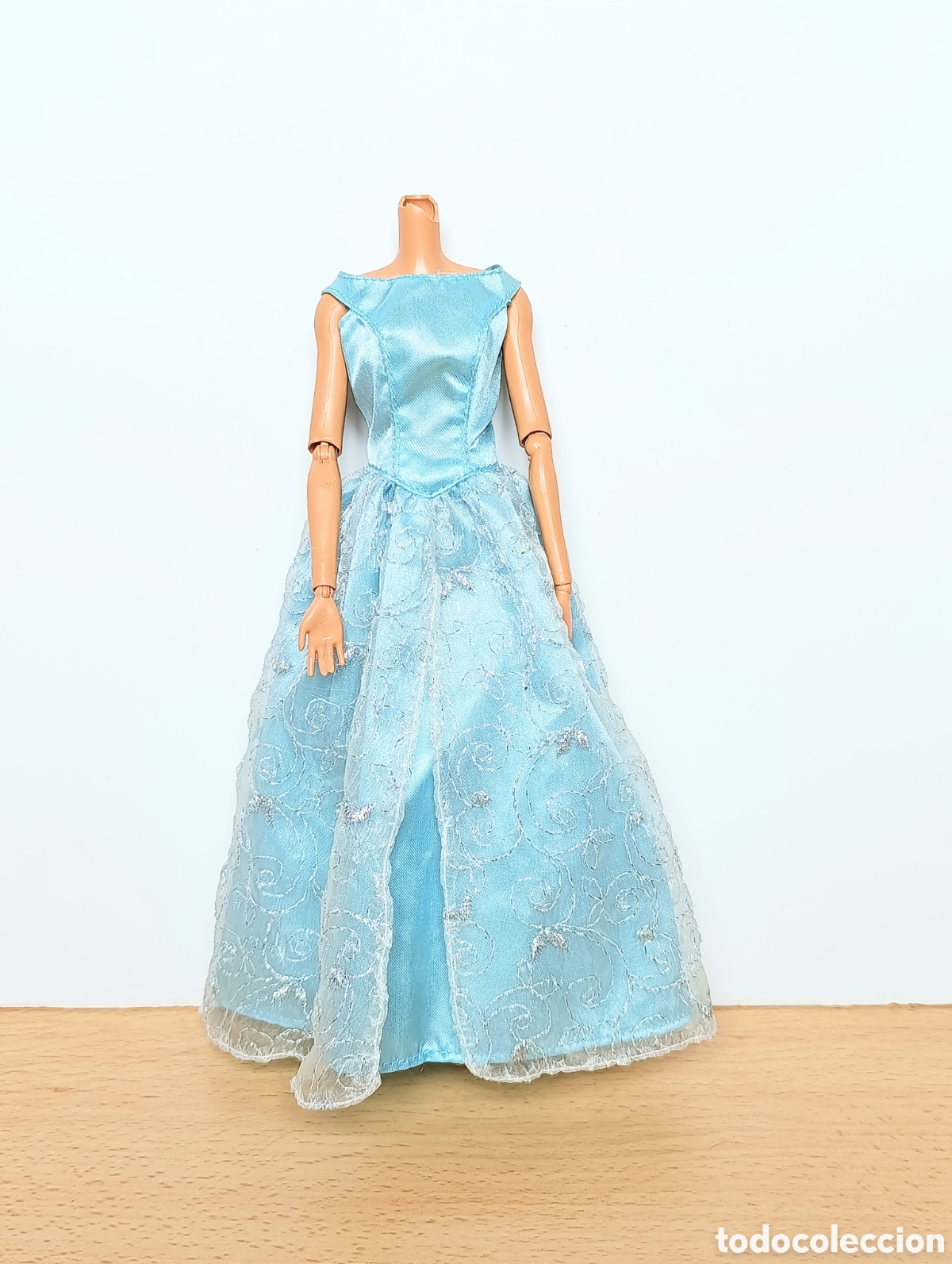 Barbie y Ken: Vestido Barbie princesa azul claro
