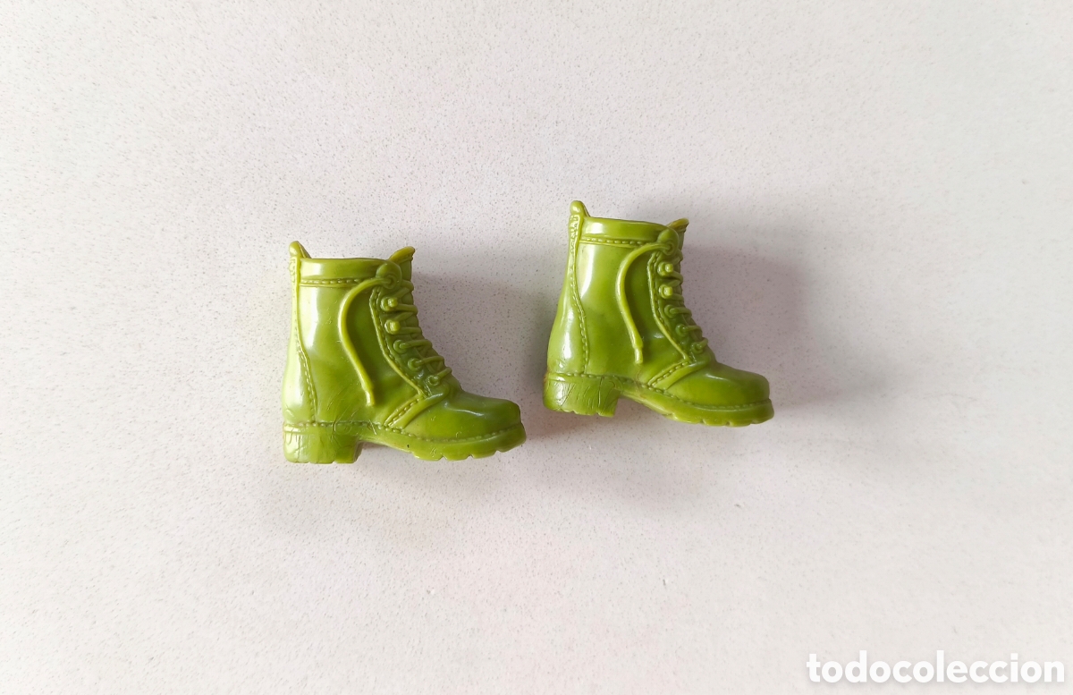 Barbie y Ken: Sindy Ritmo Rock 1995 zapatos, botas verdes Hasbro a&ntilde;os 90 Barbie