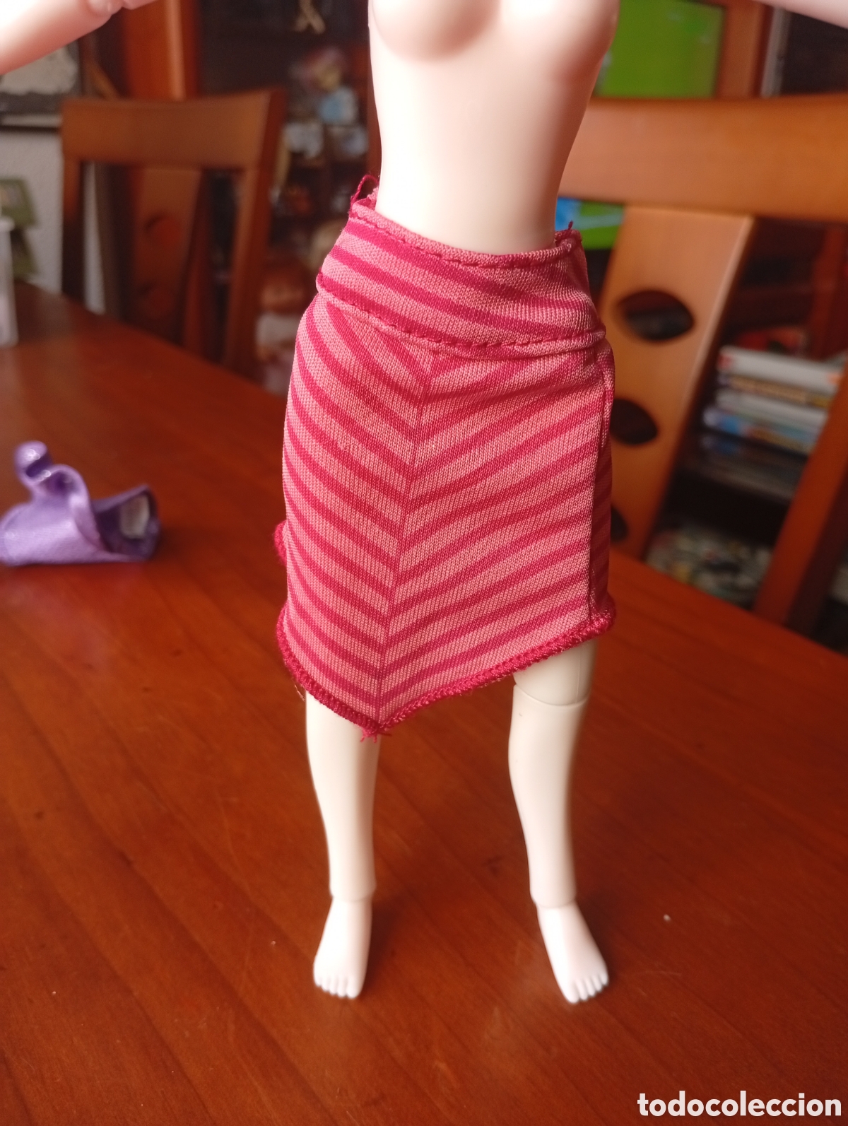 Barbie y Ken: MU&Ntilde;ECA BARBIE O SIMILAR FALDA O VESTIDO
