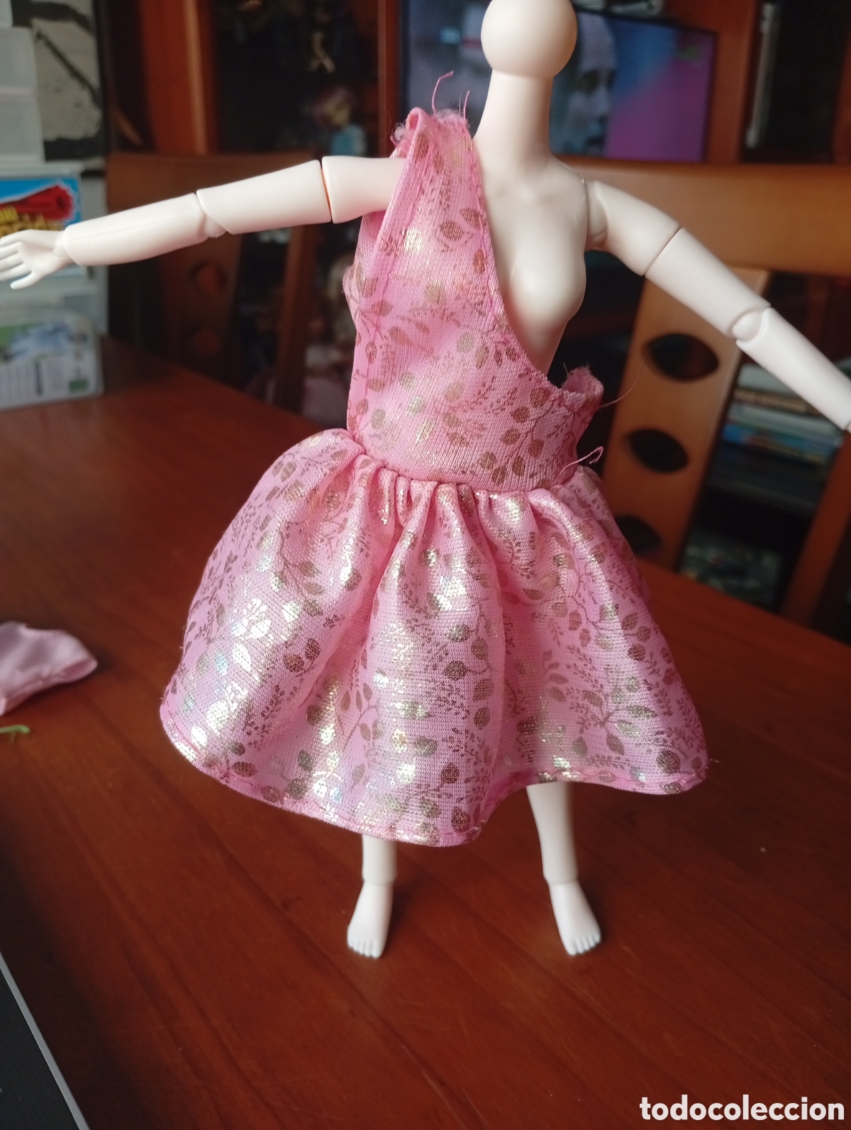 Barbie y Ken: MU&Ntilde;ECA BARBIE O SIMILAR VESTIDO ROSA