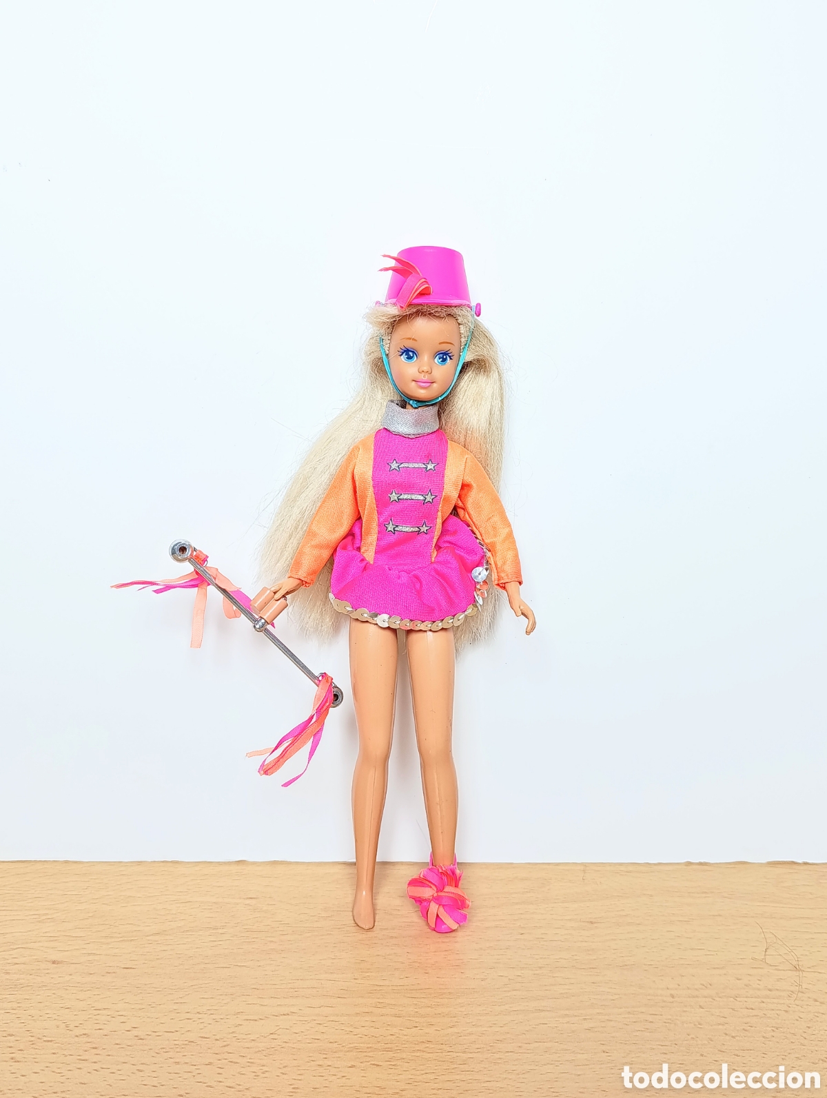 Barbie y Ken: Mu&ntilde;eca skipper majorette