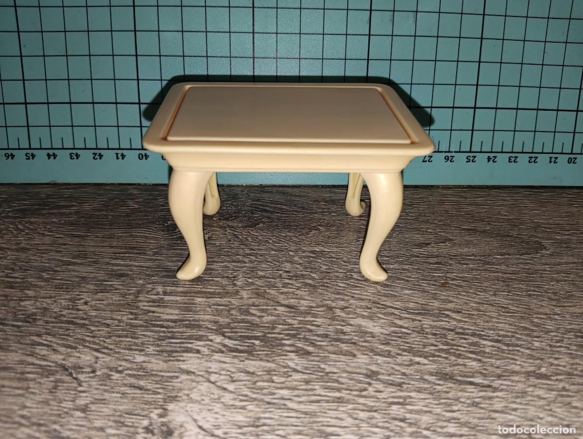 Barbie y Ken: Mueble mesa de casa de mu&ntilde;eca Barbie