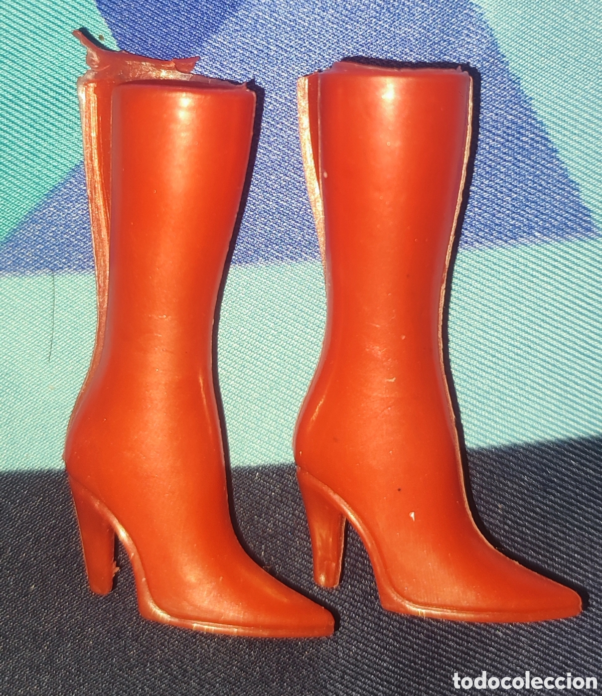 Barbie y Ken: Botas rojas con tacon validas para Barbie