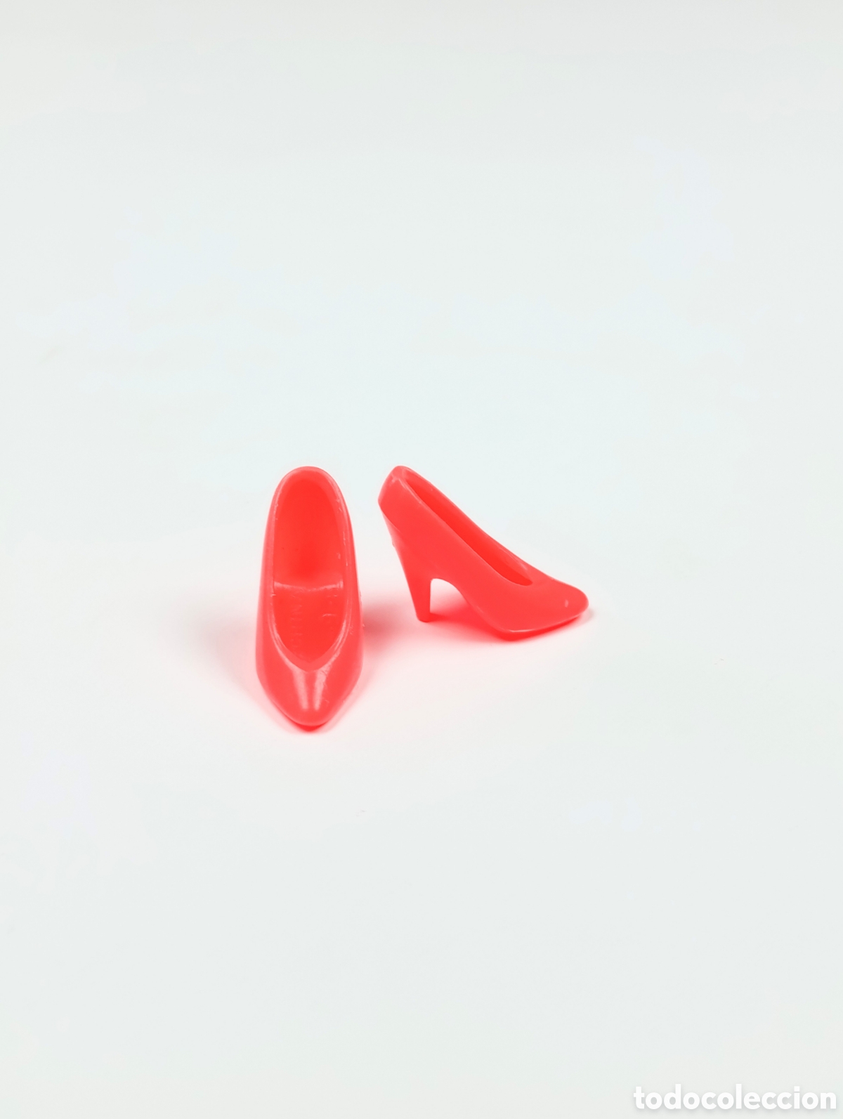 Barbie y Ken: Zapatos tac&oacute;n Barbie color naranja ne&oacute;n