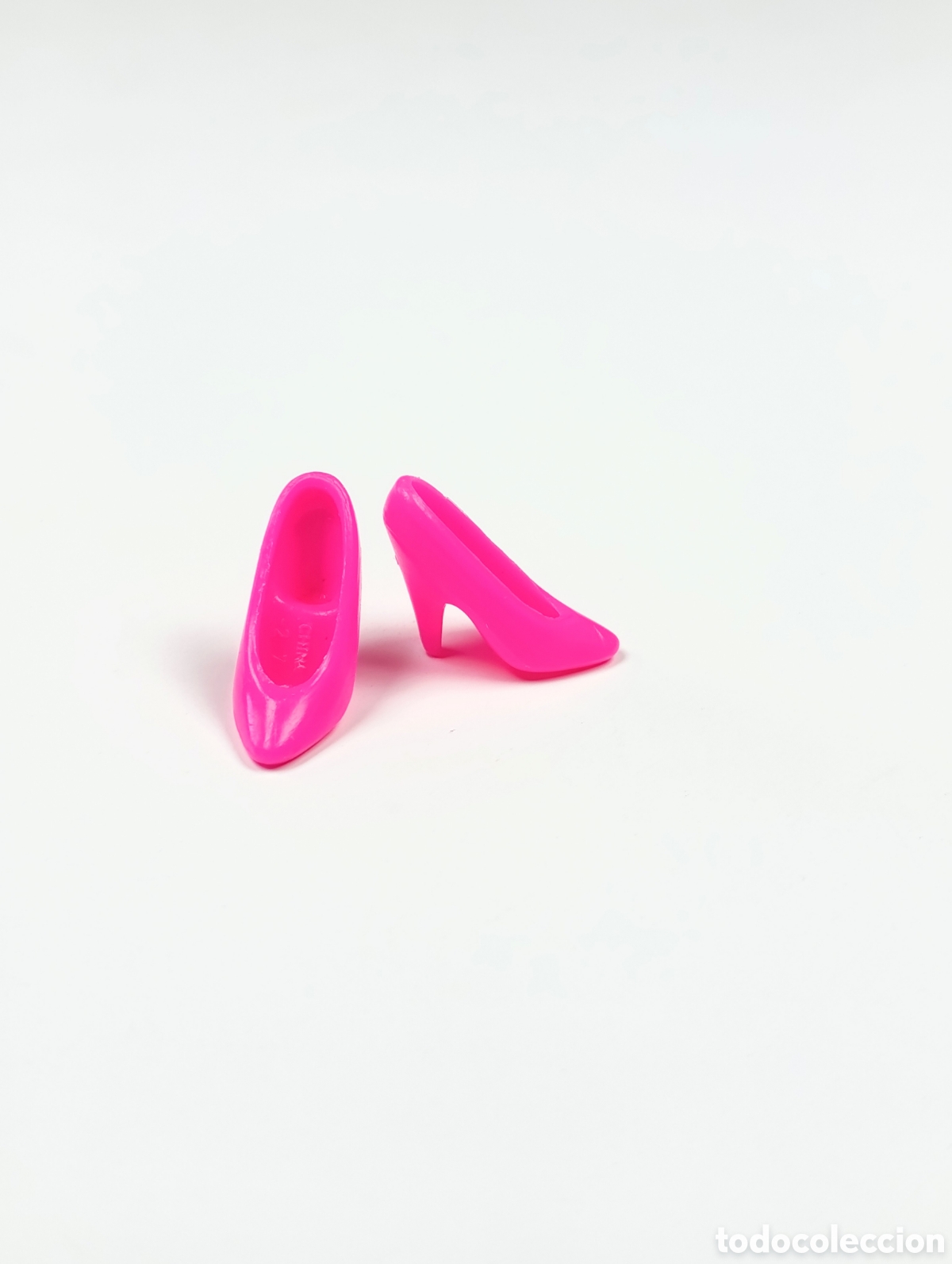 Barbie y Ken: Zapatos tac&oacute;n Barbie color fucsia ne&oacute;n