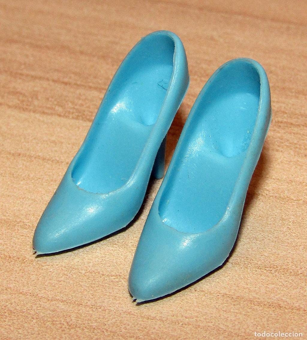 Barbie y Ken: ANTIGUO PAR DE ZAPATOS DE TAC&Oacute;N - ORIGINAL BARBIE CONGOST - AZUL CELESTE - A&Ntilde;OS 70/80