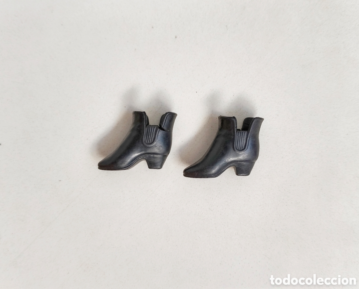 Barbie y Ken: Sindy zapatos botas negras a&ntilde;os 80 90 Hasbro Barbie