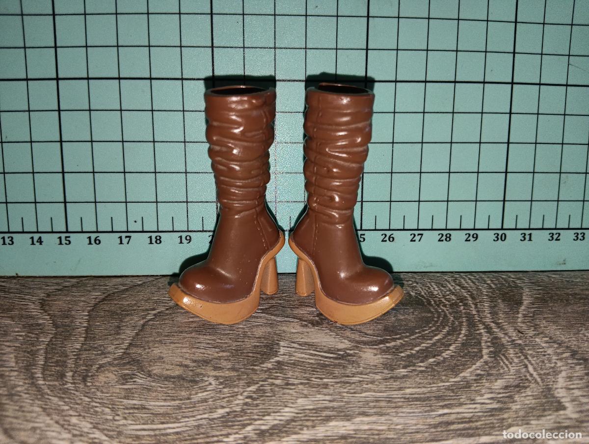 Barbie y Ken: Zapatos botas de mu&ntilde;eca Barbie my scene