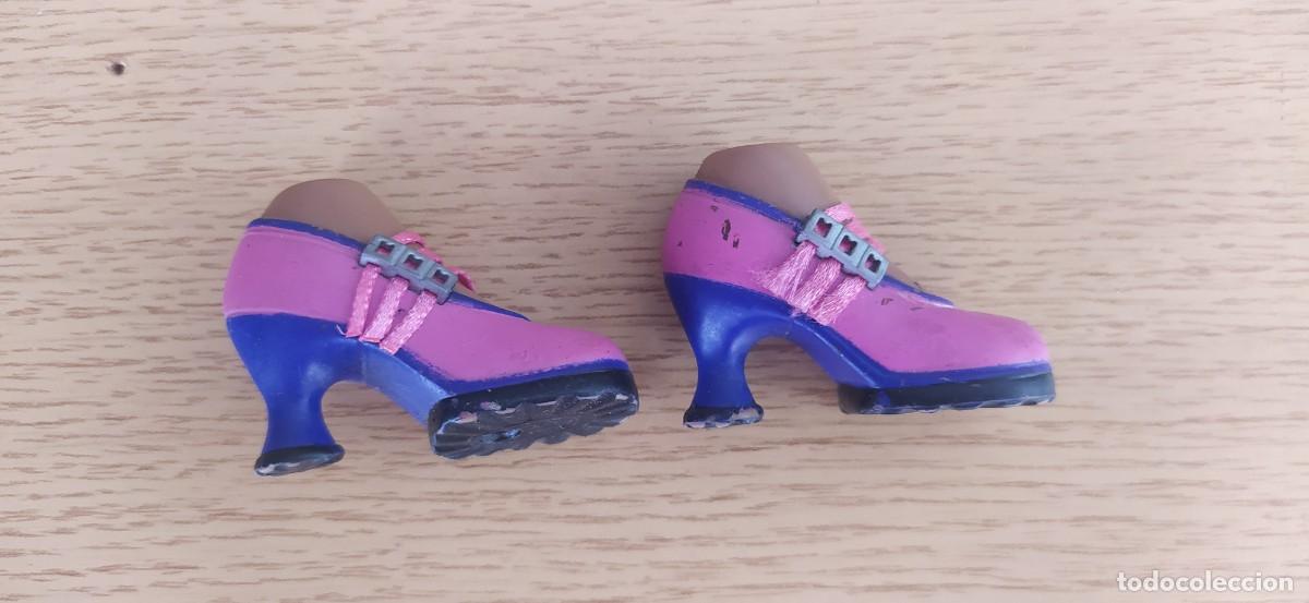 Barbie y Ken: ZAPATOS BRATZ ROSAS MU&Ntilde;ECA