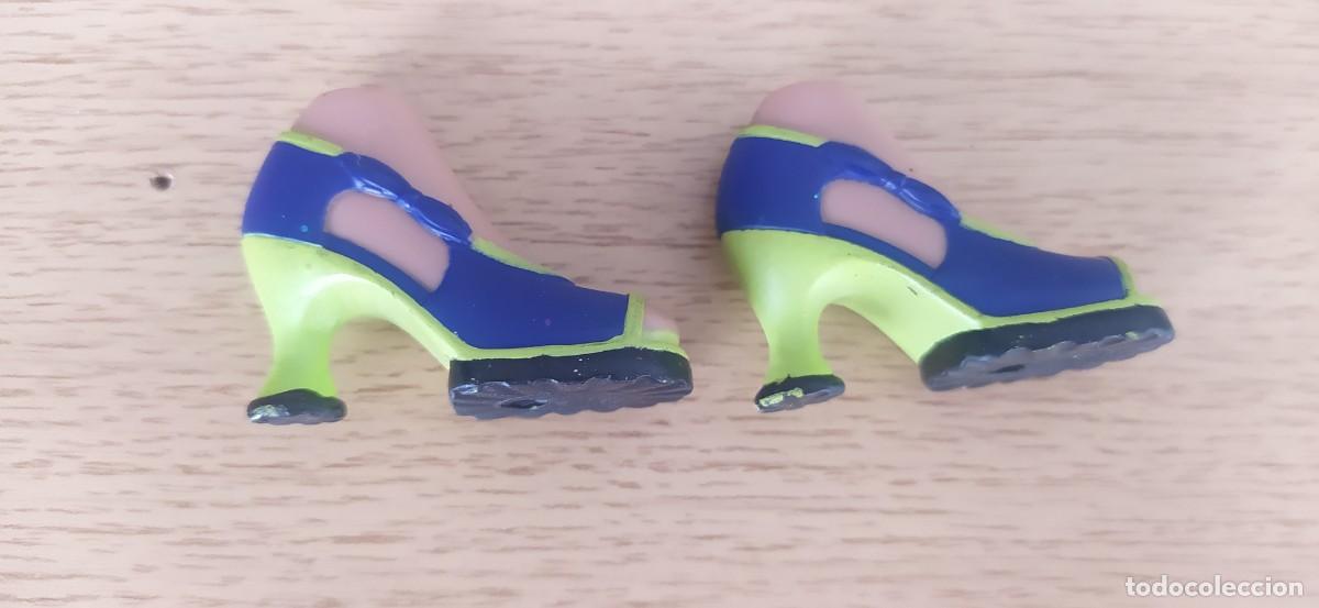 Barbie y Ken: ZAPATOS MU&Ntilde;ECA BRATZ AZULES Y VERDES